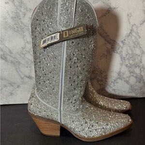 Dingo Women's Glittering Silver Heeled Boots